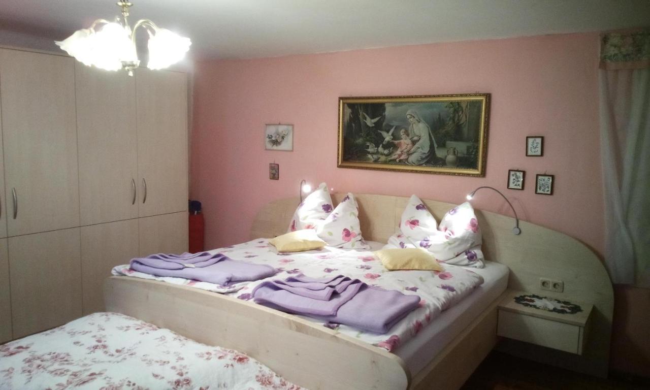 Weinbau-Gaestezimmer Martin Und Eva Maria Jamek Weissenkirchen in der Wachau Zewnętrze zdjęcie